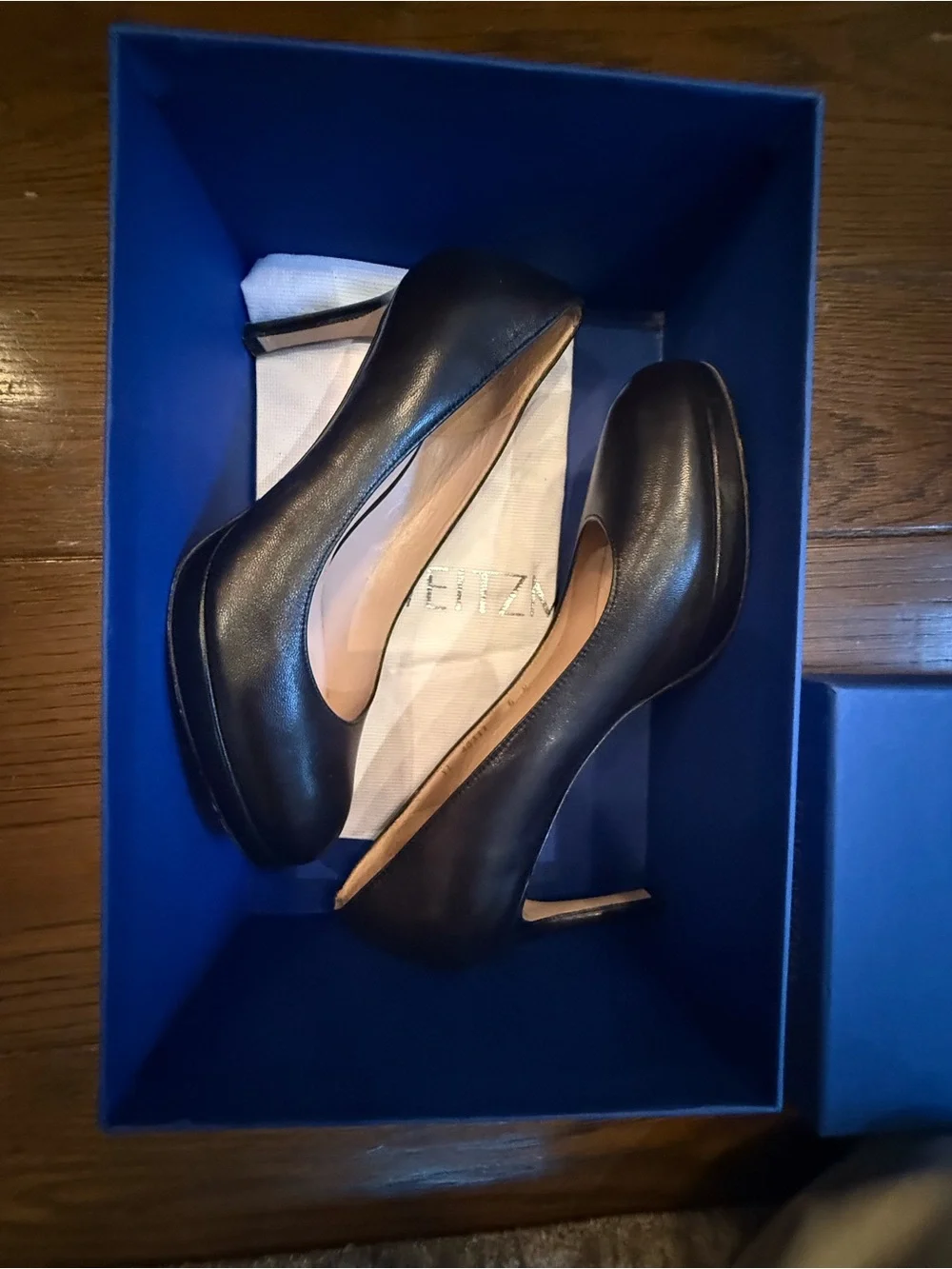 Stuart Weitzman Black Leather Classic Round-Toe Pumps